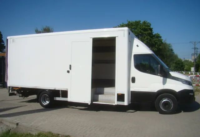 Iveco DAILY 70 C 18 3.0TDI 5.45M WINDA 1000KG - Furgoneta caja cerrada: foto 4 Iveco DAILY 70 C 18 3.0TDI 5.45M WINDA 1000KG - Furgoneta caja cerrada: foto 4