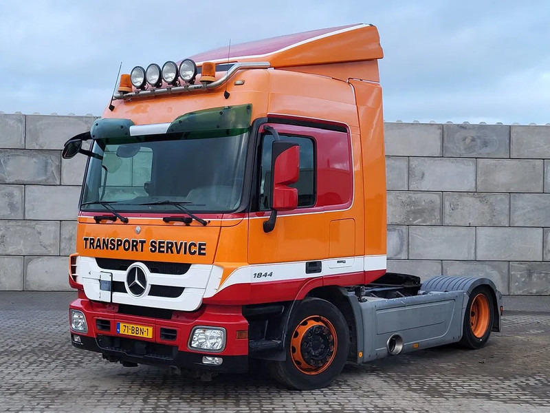 Mercedes-Benz SK 1844 Actros 1844 - Cabeza tractora: foto 1 Mercedes-Benz SK 1844 Actros 1844 - Cabeza tractora: foto 1