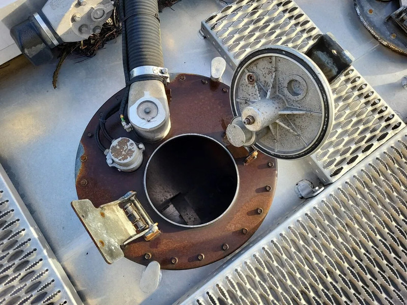 Mercedes-Benz Antos 1824 - Camión cisterna: foto 5 Mercedes-Benz Antos 1824 - Camión cisterna: foto 5