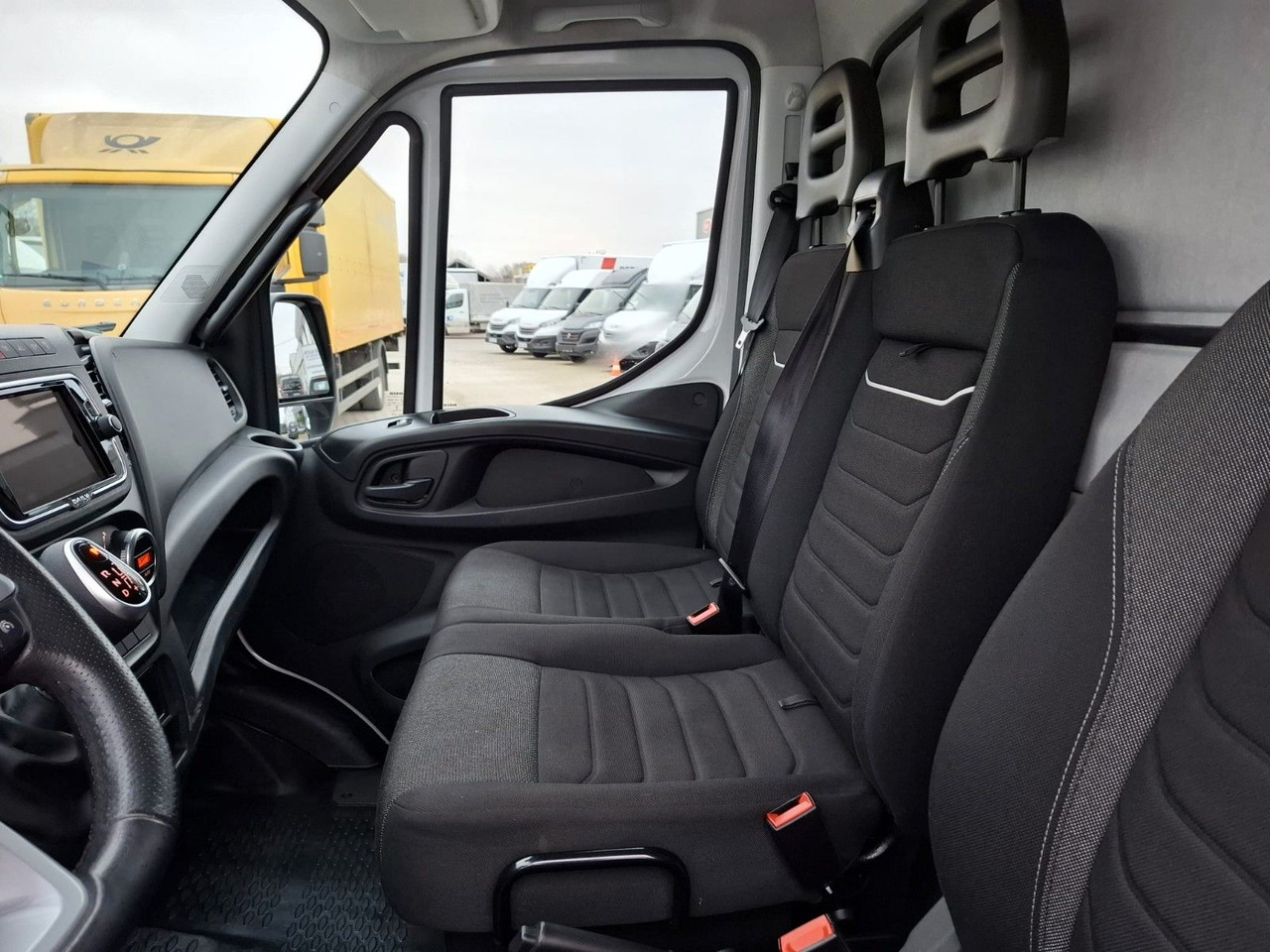 Furgoneta caja cerrada Iveco 35-160P/A8, Klima, HiMatik, LED, Luft,: foto 11