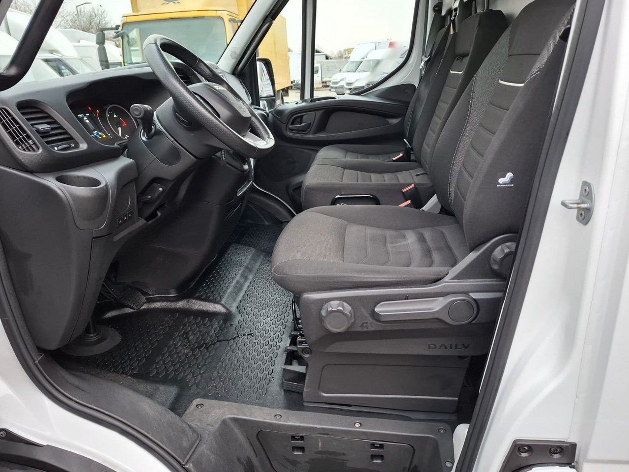 Furgoneta caja cerrada Iveco 35-160P/A8, Klima, HiMatik, LED, Luft,: foto 12