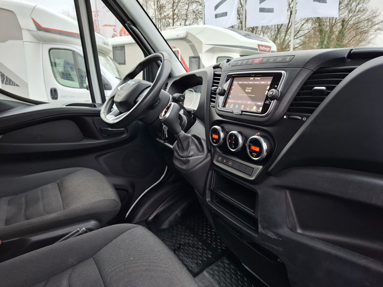 Furgoneta caja cerrada Iveco 35-160P/A8, Klima, HiMatik, LED, Luft,: foto 16