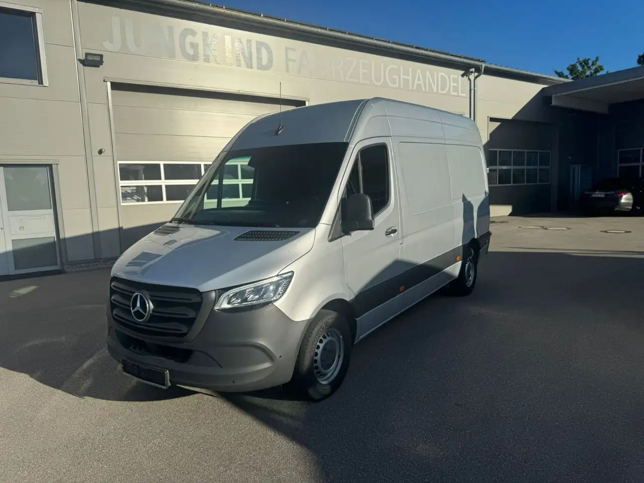 Mercedes-Benz Sprinter 317 CDI Lang Hoch Klima MBUX Silber LED - Furgón: foto 2 Mercedes-Benz Sprinter 317 CDI Lang Hoch Klima MBUX Silber LED - Furgón: foto 2
