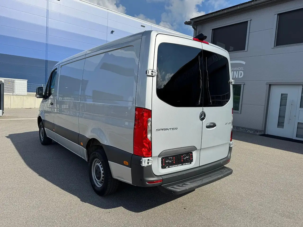 Mercedes-Benz Sprinter 317 CDI Lang Silber MBUX RWD Klima - Furgón: foto 5 Mercedes-Benz Sprinter 317 CDI Lang Silber MBUX RWD Klima - Furgón: foto 5