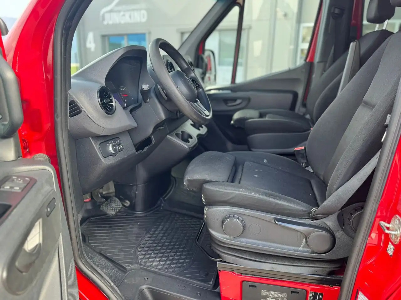 Mercedes-Benz Sprinter 317 CDI Maxi Lang Mixto AHK 3,5t MBUX - Furgoneta combi: foto 4 Mercedes-Benz Sprinter 317 CDI Maxi Lang Mixto AHK 3,5t MBUX - Furgoneta combi: foto 4