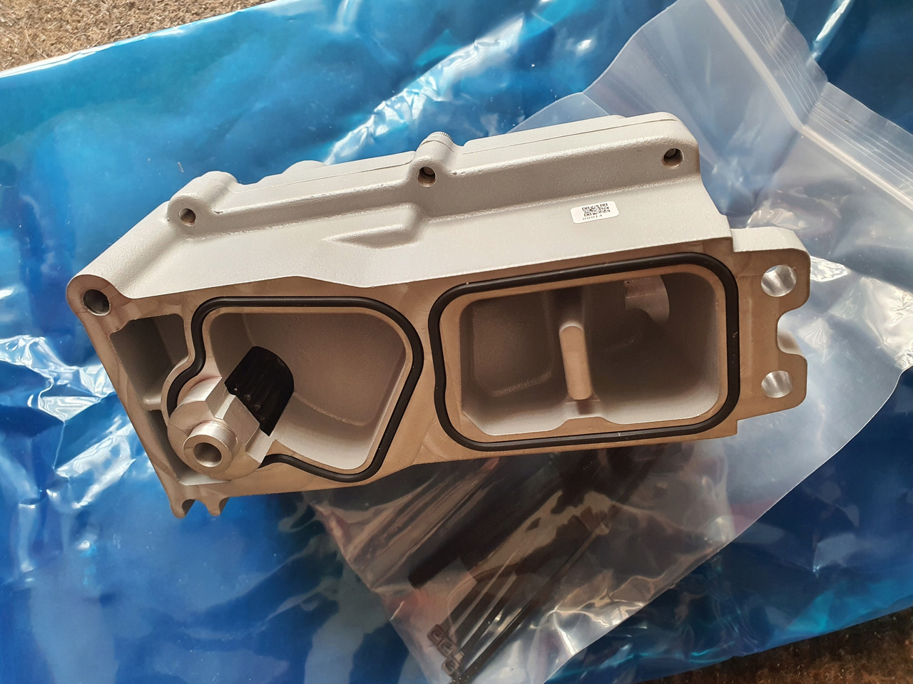 Nowa Turbosprężarka + VTG Aktuator DAF CF / XF106 EURO 6 POLIFT - Turbocompresor para Camión: foto 5 Nowa Turbosprężarka + VTG Aktuator DAF CF / XF106 EURO 6 POLIFT - Turbocompresor para Camión: foto 5