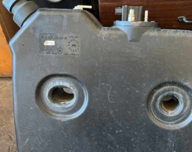 MERCEDES-BENZ A9674700815 - Depósito de AdBlue para Camión: foto 3 MERCEDES-BENZ A9674700815 - Depósito de AdBlue para Camión: foto 3