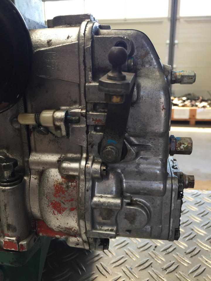 Neuwertige Einspritzpumpe D 70 B Radlader VOLVO, Artikel - Nr. : 0 401 876 187 - Bomba de combustible para Camión: foto 5 Neuwertige Einspritzpumpe D 70 B Radlader VOLVO, Artikel - Nr. : 0 401 876 187 - Bomba de combustible para Camión: foto 5