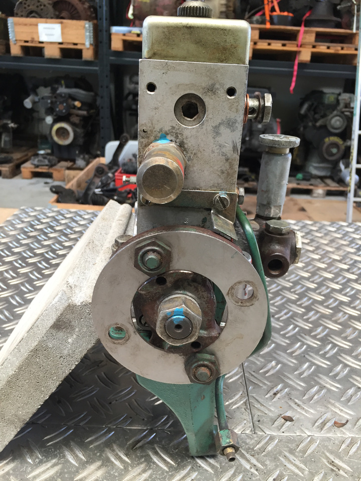 Neuwertige Einspritzpumpe D 70 B Radlader VOLVO, Artikel - Nr. : 0 401 876 187 - Bomba de combustible para Camión: foto 3 Neuwertige Einspritzpumpe D 70 B Radlader VOLVO, Artikel - Nr. : 0 401 876 187 - Bomba de combustible para Camión: foto 3