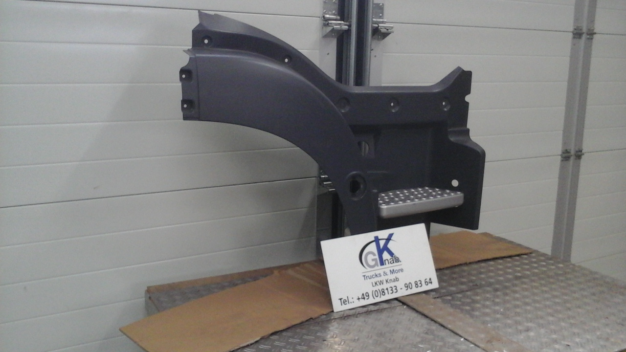 Neuwertiger MAN TGM / TG3 Einstiegkotflügel kurz, komplett, rechts Artikel - Nr.: 81.61520 - 0210 - Guardabarros para Camión: foto 3 Neuwertiger MAN TGM / TG3 Einstiegkotflügel kurz, komplett, rechts Artikel - Nr.: 81.61520 - 0210 - Guardabarros para Camión: foto 3
