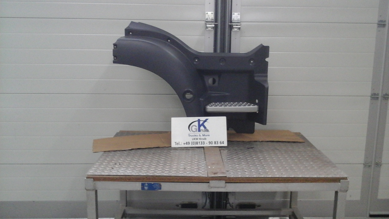 Neuwertiger MAN TGM / TG3 Einstiegkotflügel kurz, komplett, rechts Artikel - Nr.: 81.61520 - 0210 - Guardabarros para Camión: foto 1 Neuwertiger MAN TGM / TG3 Einstiegkotflügel kurz, komplett, rechts Artikel - Nr.: 81.61520 - 0210 - Guardabarros para Camión: foto 1