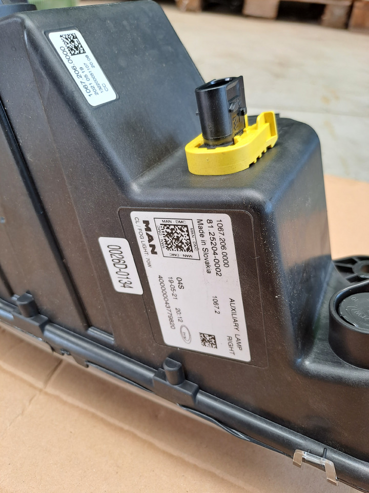 Neuwertiger Nebelscheinwerfer MAN TG3 rechts, Artikel - Nr. : 81.25204 - 0002 / 0001 - Faro antiniebla para Camión: foto 3 Neuwertiger Nebelscheinwerfer MAN TG3 rechts, Artikel - Nr. : 81.25204 - 0002 / 0001 - Faro antiniebla para Camión: foto 3