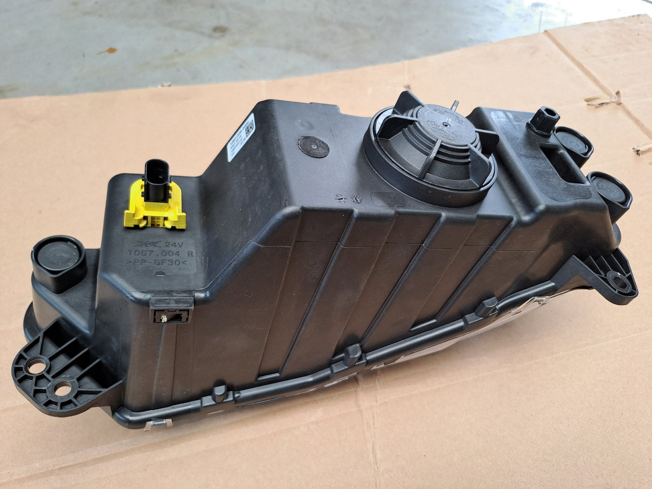 Neuwertiger Nebelscheinwerfer MAN TG3 rechts, Artikel - Nr. : 81.25204 - 0002 / 0001 - Faro antiniebla para Camión: foto 5 Neuwertiger Nebelscheinwerfer MAN TG3 rechts, Artikel - Nr. : 81.25204 - 0002 / 0001 - Faro antiniebla para Camión: foto 5