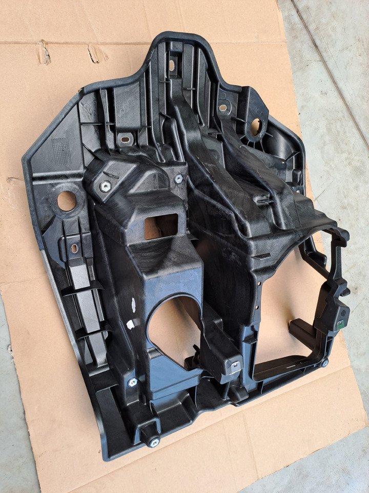 Neuwertiger Träger für Scheinwerfer MAN TG3 rechts, Artikel - Nr. : 81.41614 - 5002 / 5001 - Faro delantero para Camión: foto 2 Neuwertiger Träger für Scheinwerfer MAN TG3 rechts, Artikel - Nr. : 81.41614 - 5002 / 5001 - Faro delantero para Camión: foto 2