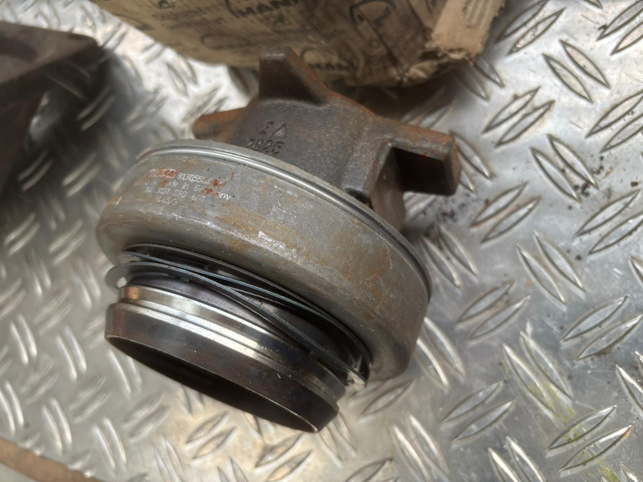 Neuwertiges MAN Ausrücklager, Kupplungssatz, Artikel - Nr. : 81.30550 - 0109 - Embrague y piezas para Camión: foto 1 Neuwertiges MAN Ausrücklager, Kupplungssatz, Artikel - Nr. : 81.30550 - 0109 - Embrague y piezas para Camión: foto 1