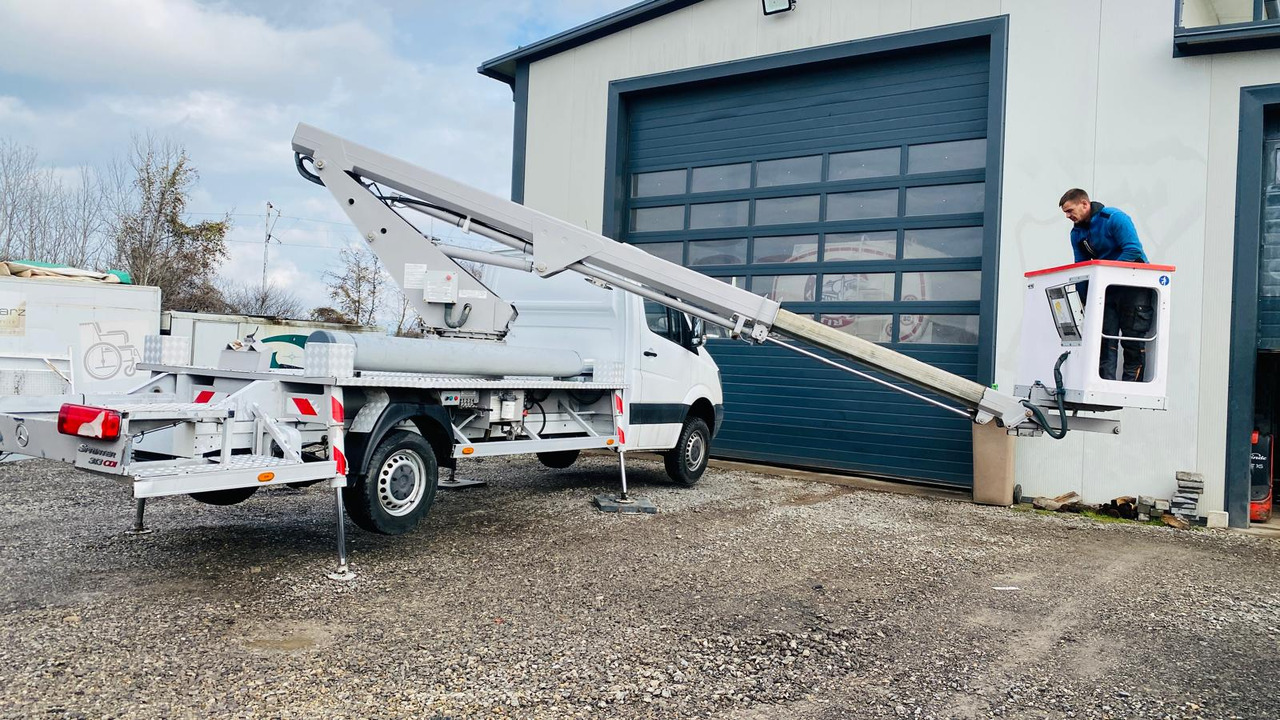 MERCEDES SPRINTER - Camión con plataforma elevadora: foto 2 MERCEDES SPRINTER - Camión con plataforma elevadora: foto 2