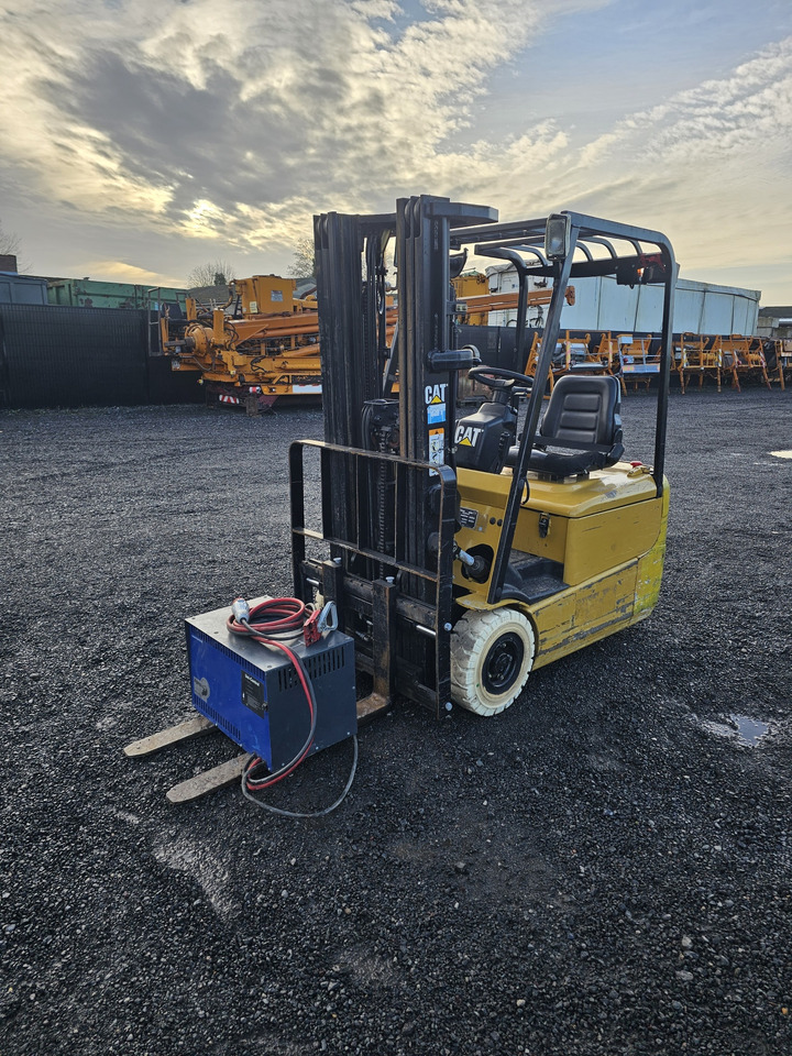 CATERPILLAR EP15 KRT - Carretilla elevadora eléctrica: foto 2 CATERPILLAR EP15 KRT - Carretilla elevadora eléctrica: foto 2