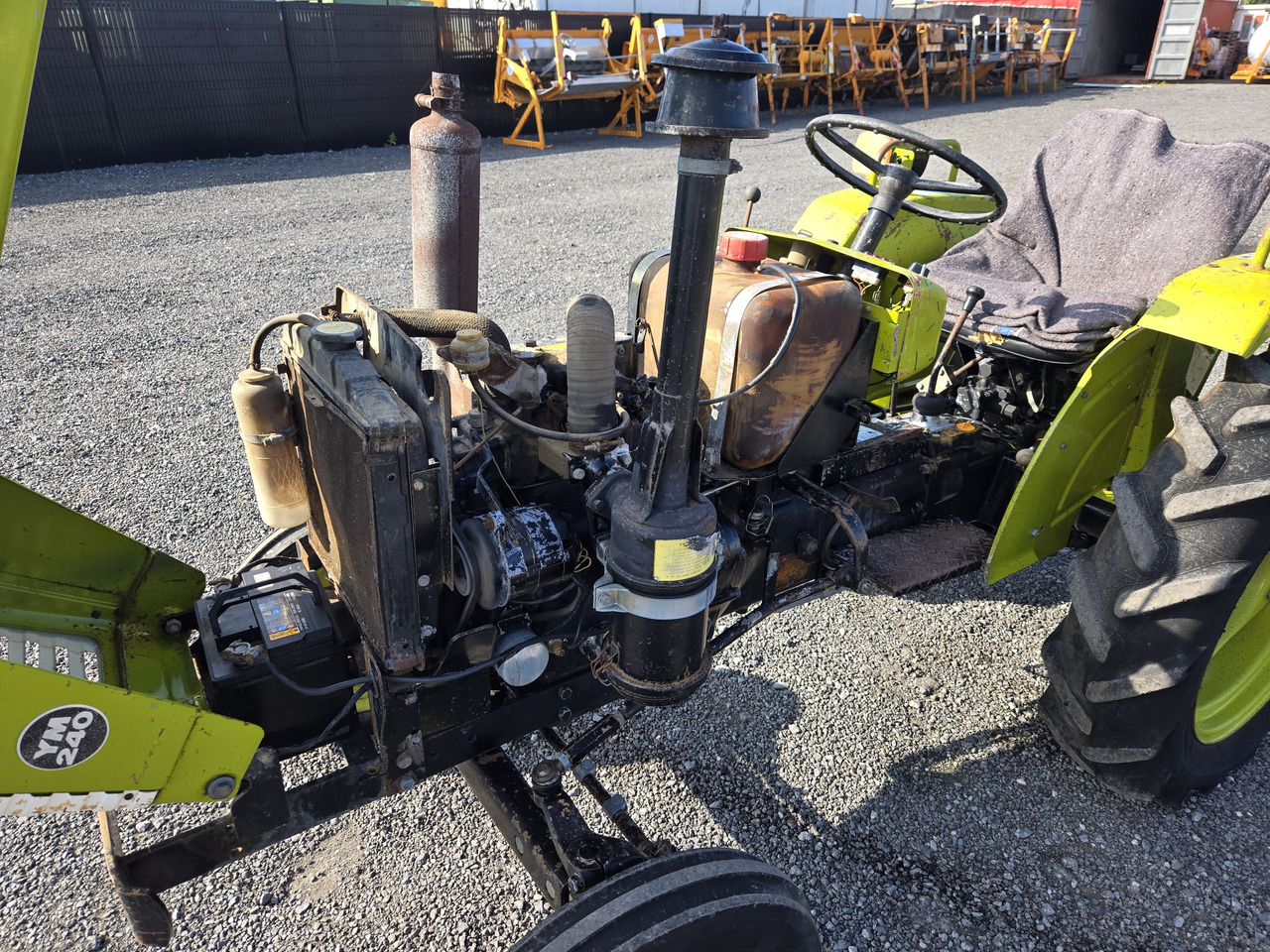 Yanmar YM240 - Mini tractor: foto 3 Yanmar YM240 - Mini tractor: foto 3