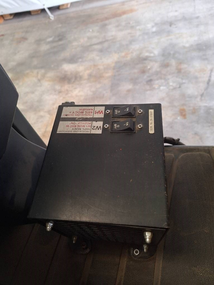 Yale ERP15VT - Carretilla elevadora eléctrica: foto 3 Yale ERP15VT - Carretilla elevadora eléctrica: foto 3