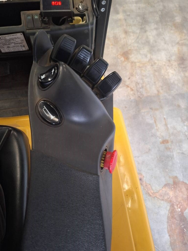 Yale ERP15VT - Carretilla elevadora eléctrica: foto 5 Yale ERP15VT - Carretilla elevadora eléctrica: foto 5