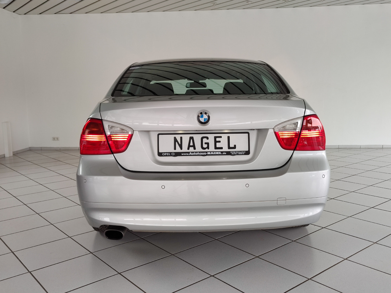 BMW 320i Audiosystem Professional, Automatik, PDC, Licht-Paket - Berlina: foto 4 BMW 320i Audiosystem Professional, Automatik, PDC, Licht-Paket - Berlina: foto 4