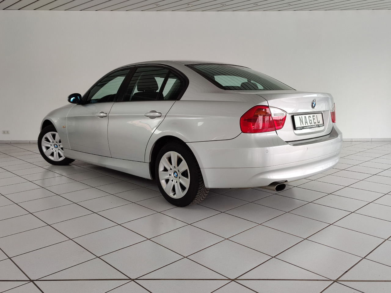 BMW 320i Audiosystem Professional, Automatik, PDC, Licht-Paket - Berlina: foto 3 BMW 320i Audiosystem Professional, Automatik, PDC, Licht-Paket - Berlina: foto 3