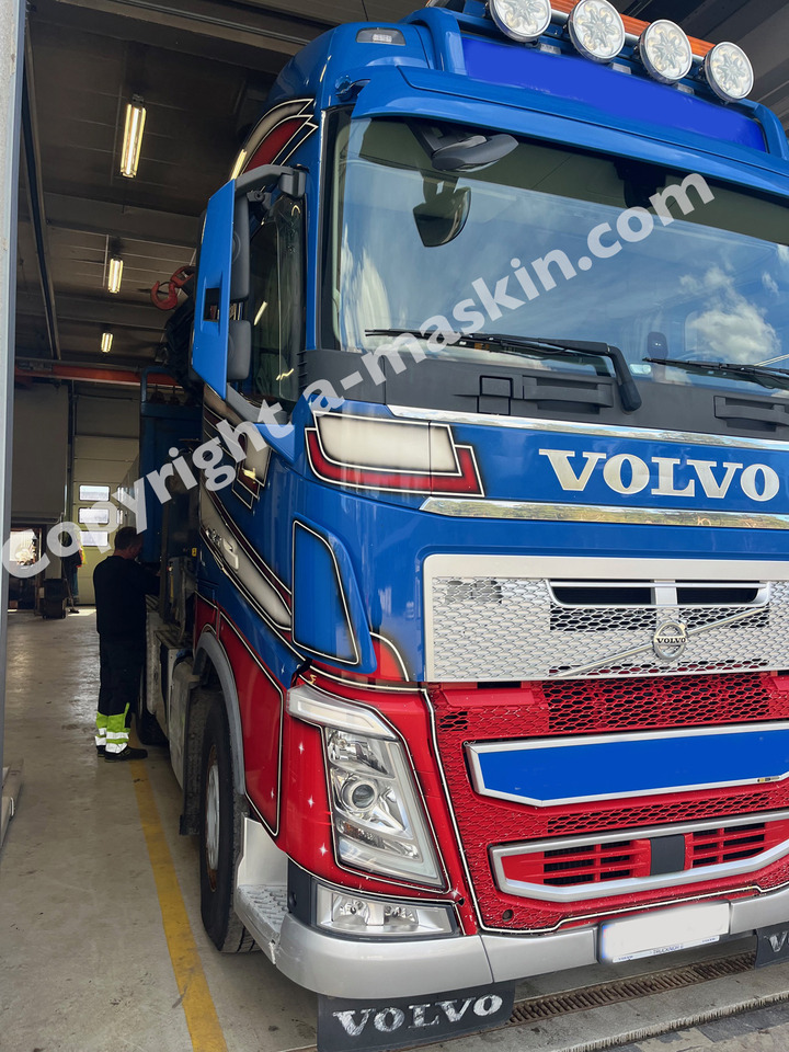 VOLVO FH 540 - Camión caja abierta, Camión grúa: foto 1 VOLVO FH 540 - Camión caja abierta, Camión grúa: foto 1