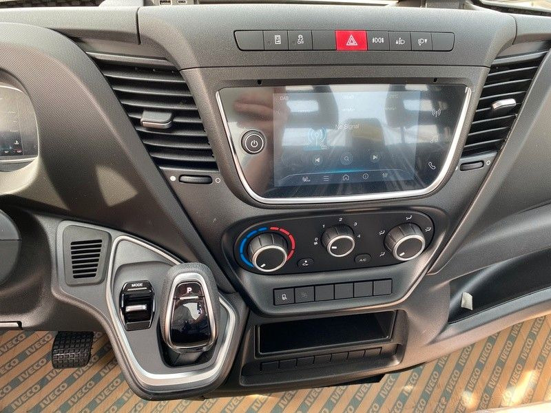 Iveco Daily 50C18HA8 Z Pritsche+Plane Iveco Daily 50C18HA8 Z Pritsche+Plane - Furgoneta con lona: foto 4 Iveco Daily 50C18HA8 Z Pritsche+Plane Iveco Daily 50C18HA8 Z Pritsche+Plane - Furgoneta con lona: foto 4