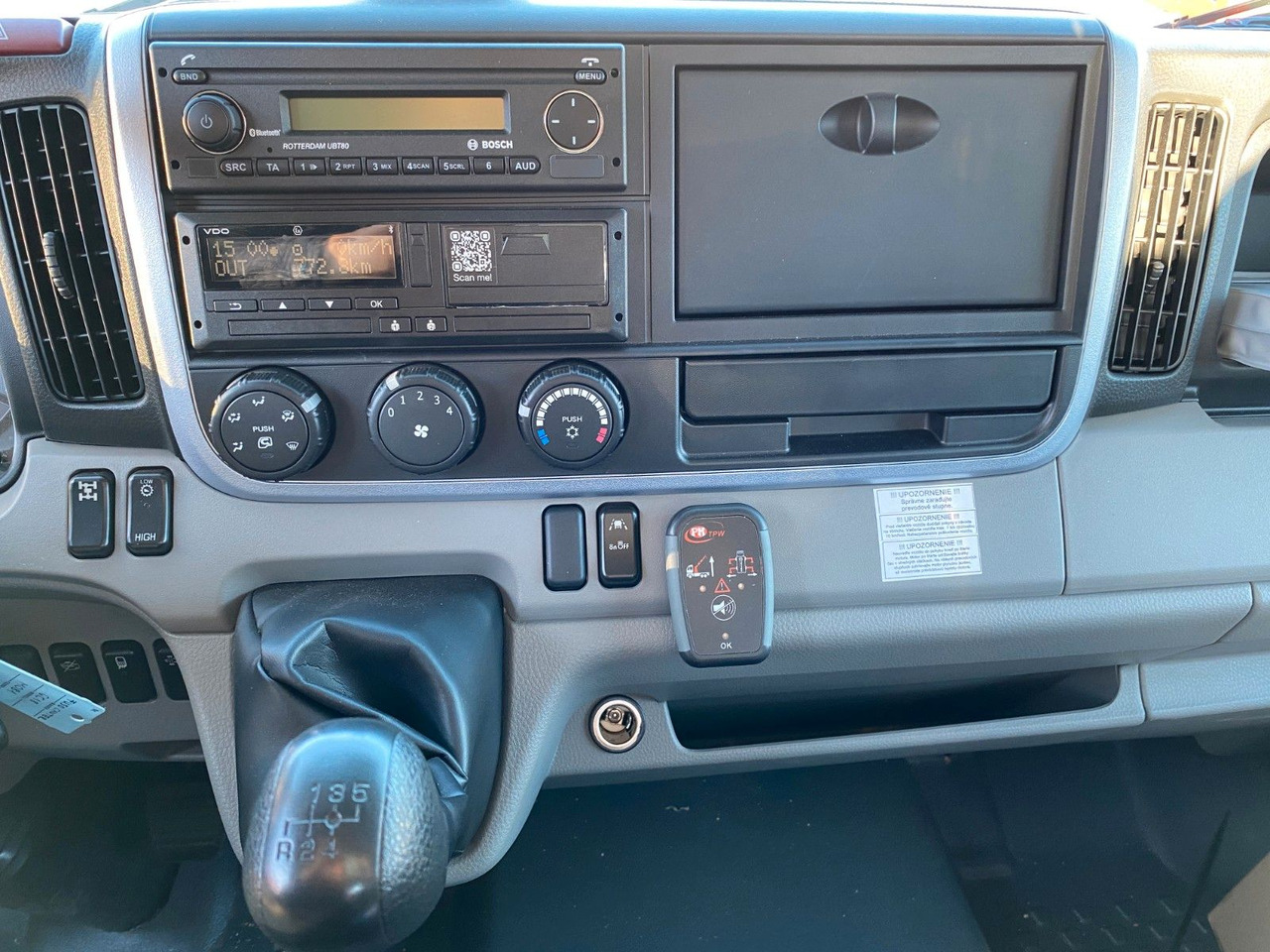 Mitsubishi FUSO CANTER 6C18 4WD PRITSCHE+PM 6522P KRAN - Furgoneta caja abierta: foto 5 Mitsubishi FUSO CANTER 6C18 4WD PRITSCHE+PM 6522P KRAN - Furgoneta caja abierta: foto 5