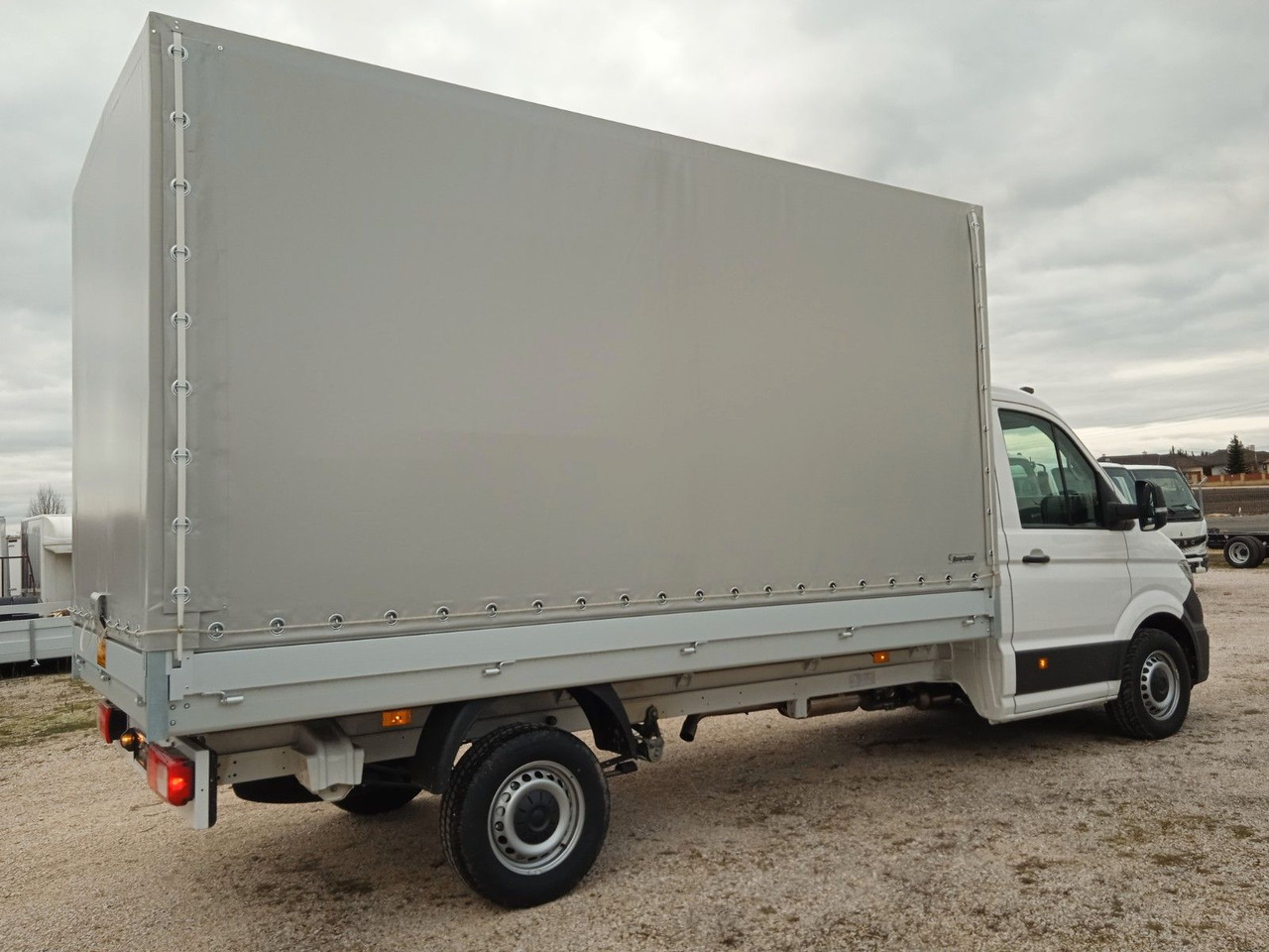 Volkswagen Crafter L4 Pritsche und Plane 140Ps SOFORT - Furgoneta con lona: foto 5 Volkswagen Crafter L4 Pritsche und Plane 140Ps SOFORT - Furgoneta con lona: foto 5