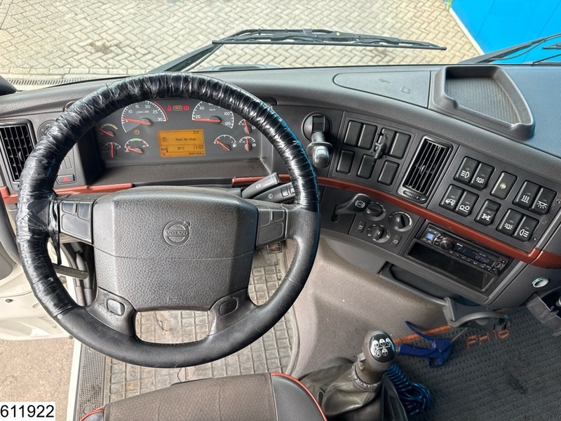 Arrendamiento de Volvo FH16 550 6x4, EURO 3, Manual, Retarder Volvo FH16 550 6x4, EURO 3, Manual, Retarder: foto 10