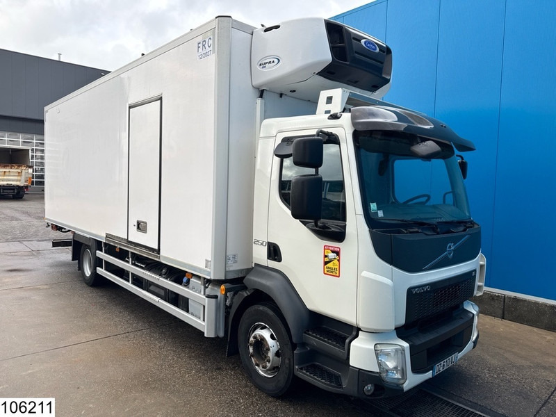 Volvo FL 250 EURO 6, Carrier, Meat hanging rails - Camión frigorífico: foto 3 Volvo FL 250 EURO 6, Carrier, Meat hanging rails - Camión frigorífico: foto 3
