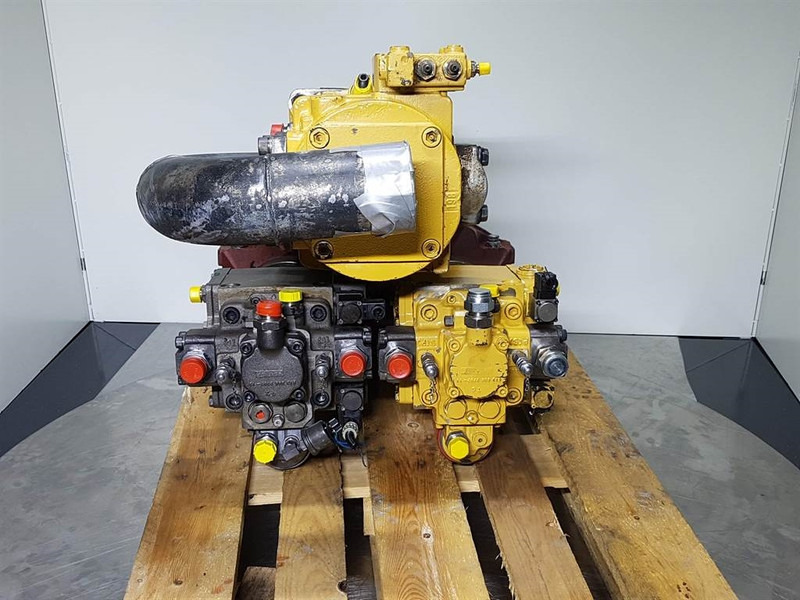 Cat 580B / Ecolog 580 - Transmission/Getriebe - Caja de cambios y piezas para Maquinaria de construcción: foto 4 Cat 580B / Ecolog 580 - Transmission/Getriebe - Caja de cambios y piezas para Maquinaria de construcción: foto 4