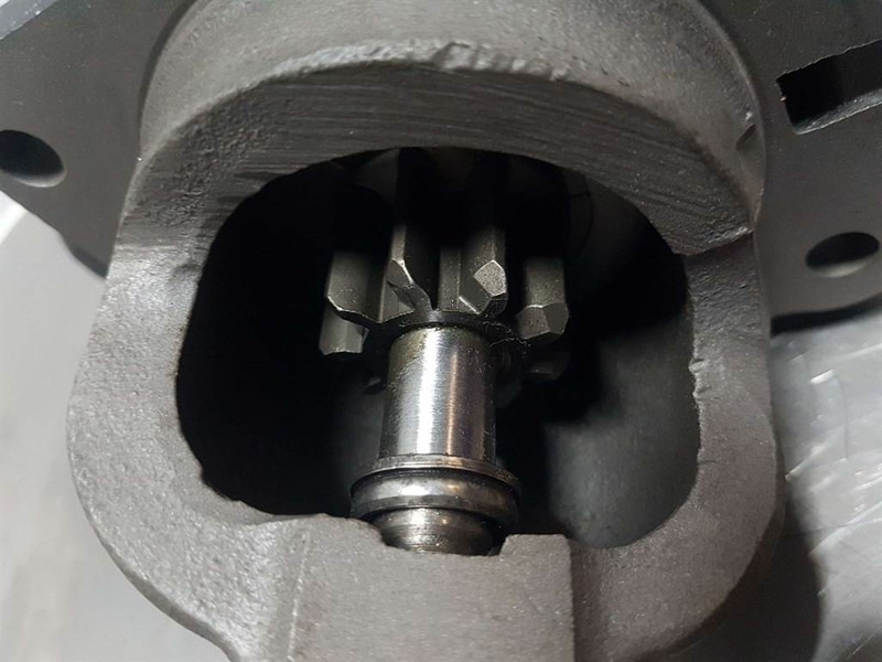 Deutz 912/913-24V 9T 4,0KW-Starter/Anlasser/Startmotor - Motor para Maquinaria de construcción: foto 4 Deutz 912/913-24V 9T 4,0KW-Starter/Anlasser/Startmotor - Motor para Maquinaria de construcción: foto 4