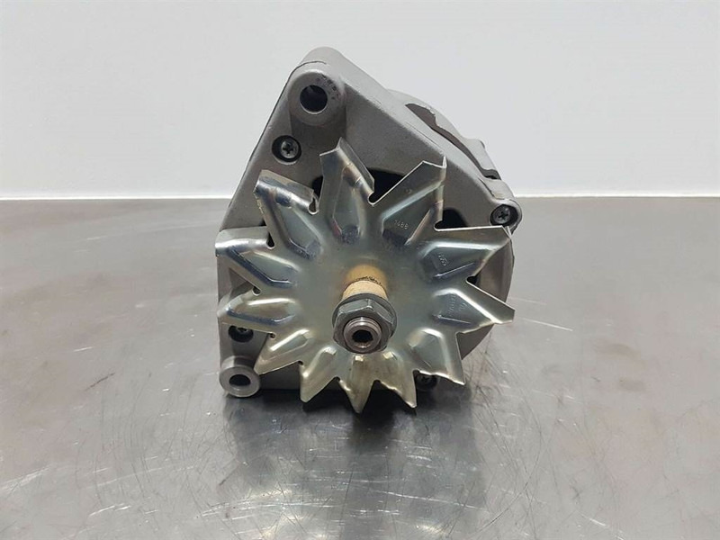 Deutz 913/1013-28V 55A-Alternator/Lichtmaschine/Dynamo - Motor para Maquinaria de construcción: foto 2 Deutz 913/1013-28V 55A-Alternator/Lichtmaschine/Dynamo - Motor para Maquinaria de construcción: foto 2