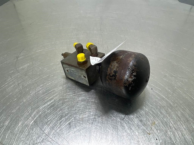 Hyundai HL757-7A-31L7-10280 / 31L7-10380-Pilot supply unit - Hidráulica para Maquinaria de construcción: foto 1 Hyundai HL757-7A-31L7-10280 / 31L7-10380-Pilot supply unit - Hidráulica para Maquinaria de construcción: foto 1