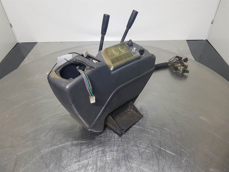 Komatsu PW 75/95 (FAI) - Dashboard/Console/Konsole - Cabina e interior para Maquinaria de construcción: foto 4 Komatsu PW 75/95 (FAI) - Dashboard/Console/Konsole - Cabina e interior para Maquinaria de construcción: foto 4