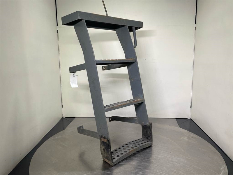 Komatsu WA270-3 - Stair panel/Trittstufen/Traptreden - Bastidor/ Chasis para Maquinaria de construcción: foto 1 Komatsu WA270-3 - Stair panel/Trittstufen/Traptreden - Bastidor/ Chasis para Maquinaria de construcción: foto 1