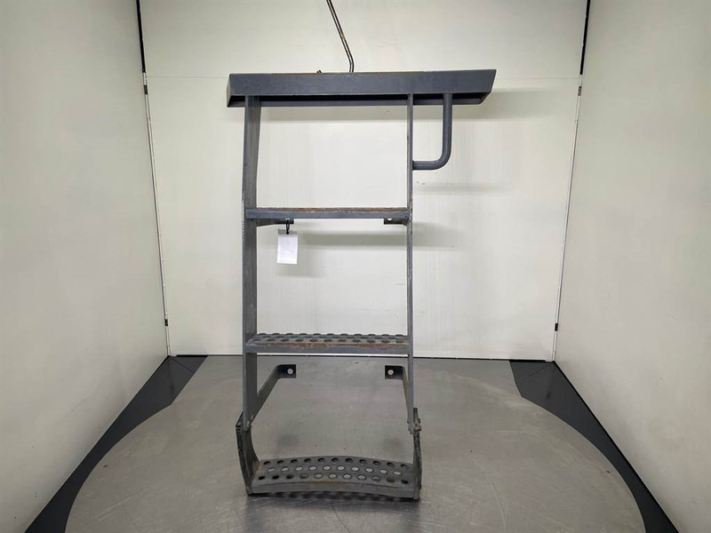 Komatsu WA270-3 - Stair panel/Trittstufen/Traptreden - Bastidor/ Chasis para Maquinaria de construcción: foto 2 Komatsu WA270-3 - Stair panel/Trittstufen/Traptreden - Bastidor/ Chasis para Maquinaria de construcción: foto 2
