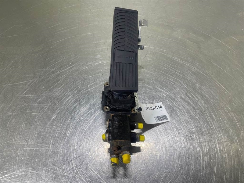 Mecalac 12MTX-5360657-Brake valve/Bremsventile/Remventiel - Hidráulica para Maquinaria de construcción: foto 2 Mecalac 12MTX-5360657-Brake valve/Bremsventile/Remventiel - Hidráulica para Maquinaria de construcción: foto 2