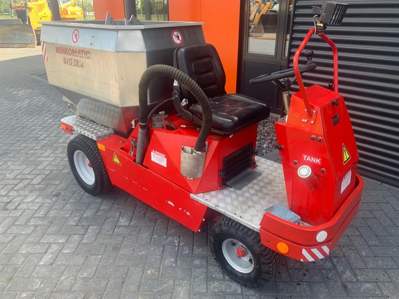 NORCAR MINKOMATIC 670 DLA - Maquinaria ganadera: foto 1 NORCAR MINKOMATIC 670 DLA - Maquinaria ganadera: foto 1