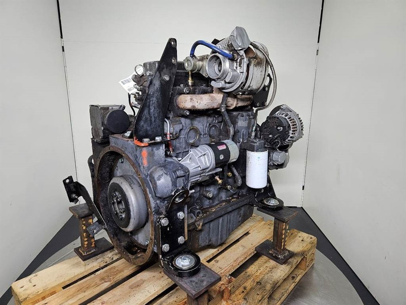 New Holland W110C-FPT F4HFE413J-Engine/Motor - Motor para Maquinaria de construcción: foto 5 New Holland W110C-FPT F4HFE413J-Engine/Motor - Motor para Maquinaria de construcción: foto 5