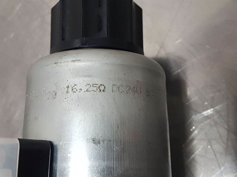 Parker D3W002CNJW42 - Valve/Ventile/Ventiel - Hidráulica para Maquinaria de construcción: foto 5 Parker D3W002CNJW42 - Valve/Ventile/Ventiel - Hidráulica para Maquinaria de construcción: foto 5