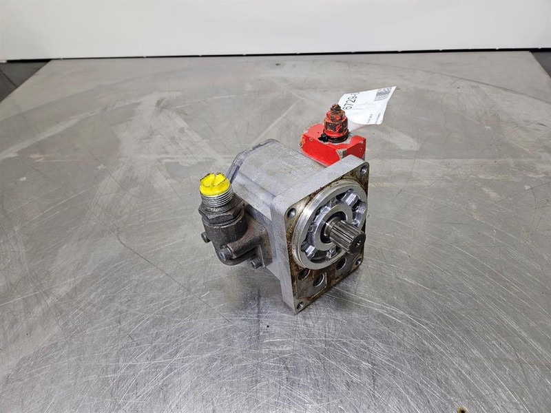 Sauer Danfoss SNP3NN/038RN06D-Gearpump/Zahnradpumpe/Tandwielpomp - Hidráulica para Maquinaria de construcción: foto 1 Sauer Danfoss SNP3NN/038RN06D-Gearpump/Zahnradpumpe/Tandwielpomp - Hidráulica para Maquinaria de construcción: foto 1