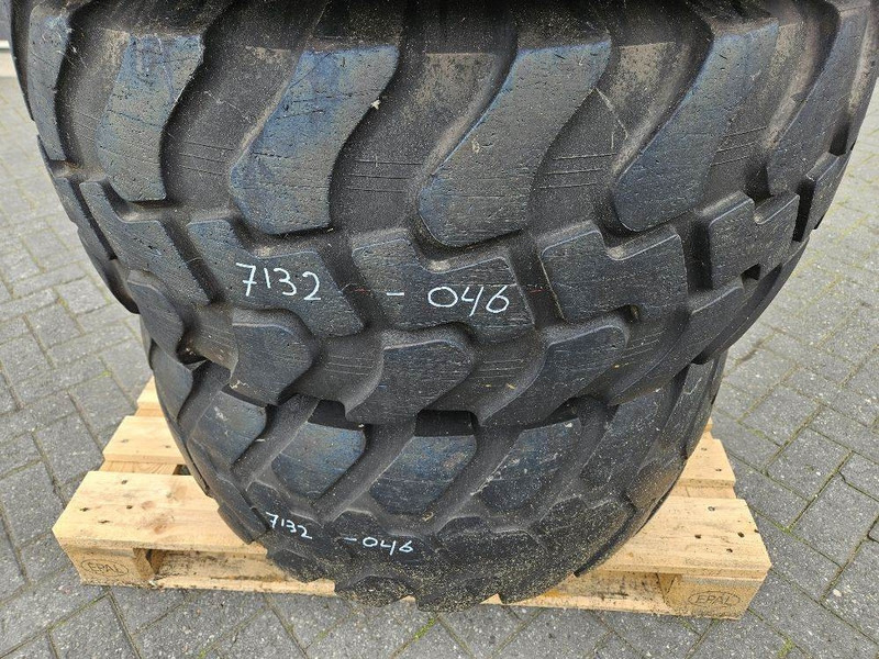 Schaeff SKL834-Firestone 405/70R18-Tire/Reifen/Band - Neumáticos y llantas para Maquinaria de construcción: foto 3 Schaeff SKL834-Firestone 405/70R18-Tire/Reifen/Band - Neumáticos y llantas para Maquinaria de construcción: foto 3