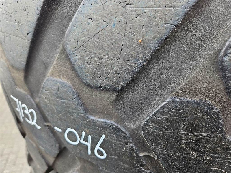 Schaeff SKL834-Firestone 405/70R18-Tire/Reifen/Band - Neumáticos y llantas para Maquinaria de construcción: foto 4 Schaeff SKL834-Firestone 405/70R18-Tire/Reifen/Band - Neumáticos y llantas para Maquinaria de construcción: foto 4