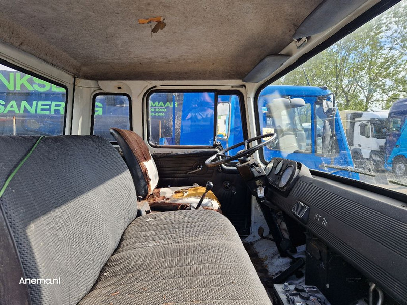Foto del interior 1: Cabeza tractora Bedford TK 1020