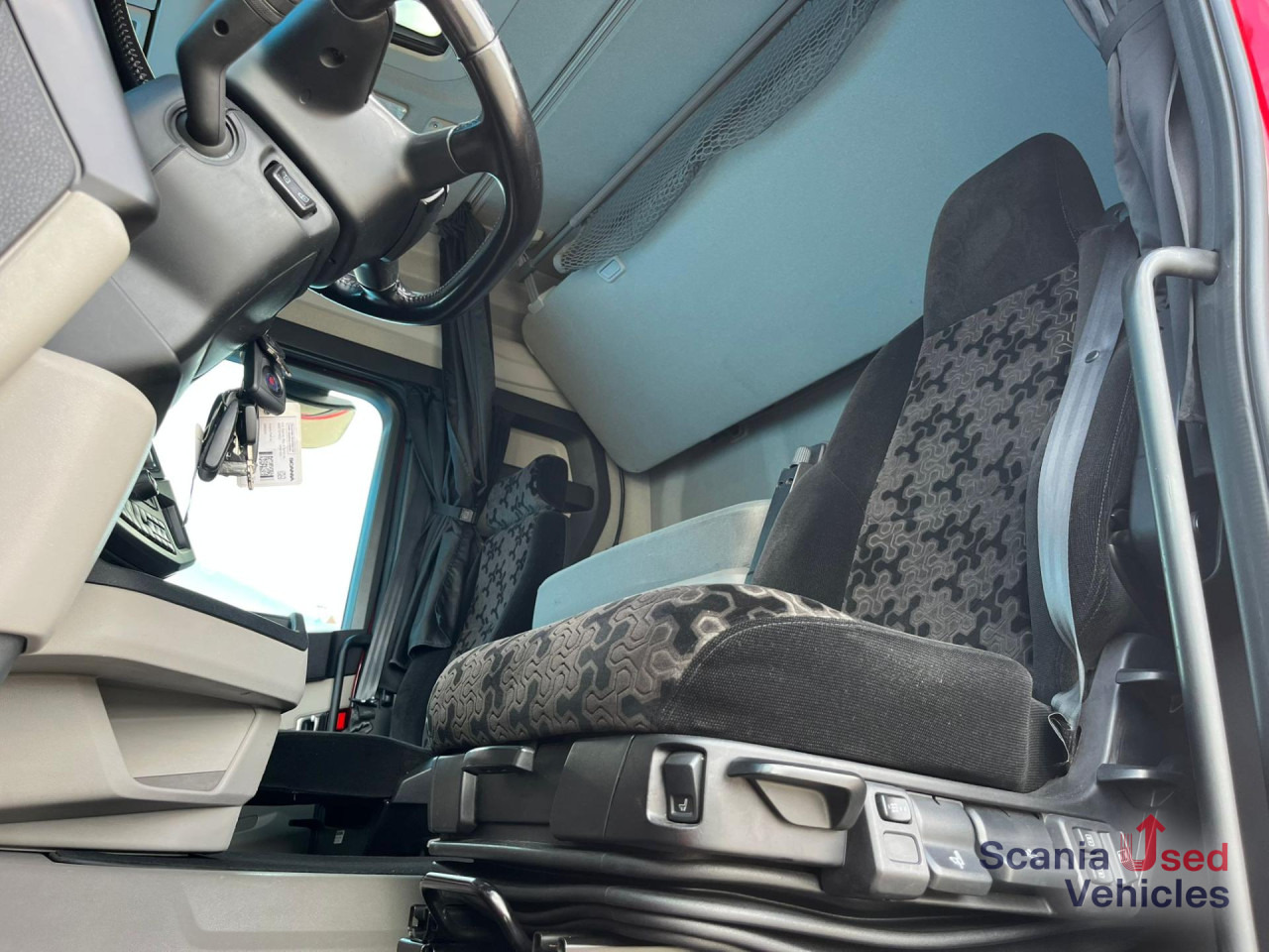 SCANIA R 410 A4x2NA RETARDER NAVI - Cabeza tractora: foto 2 SCANIA R 410 A4x2NA RETARDER NAVI - Cabeza tractora: foto 2