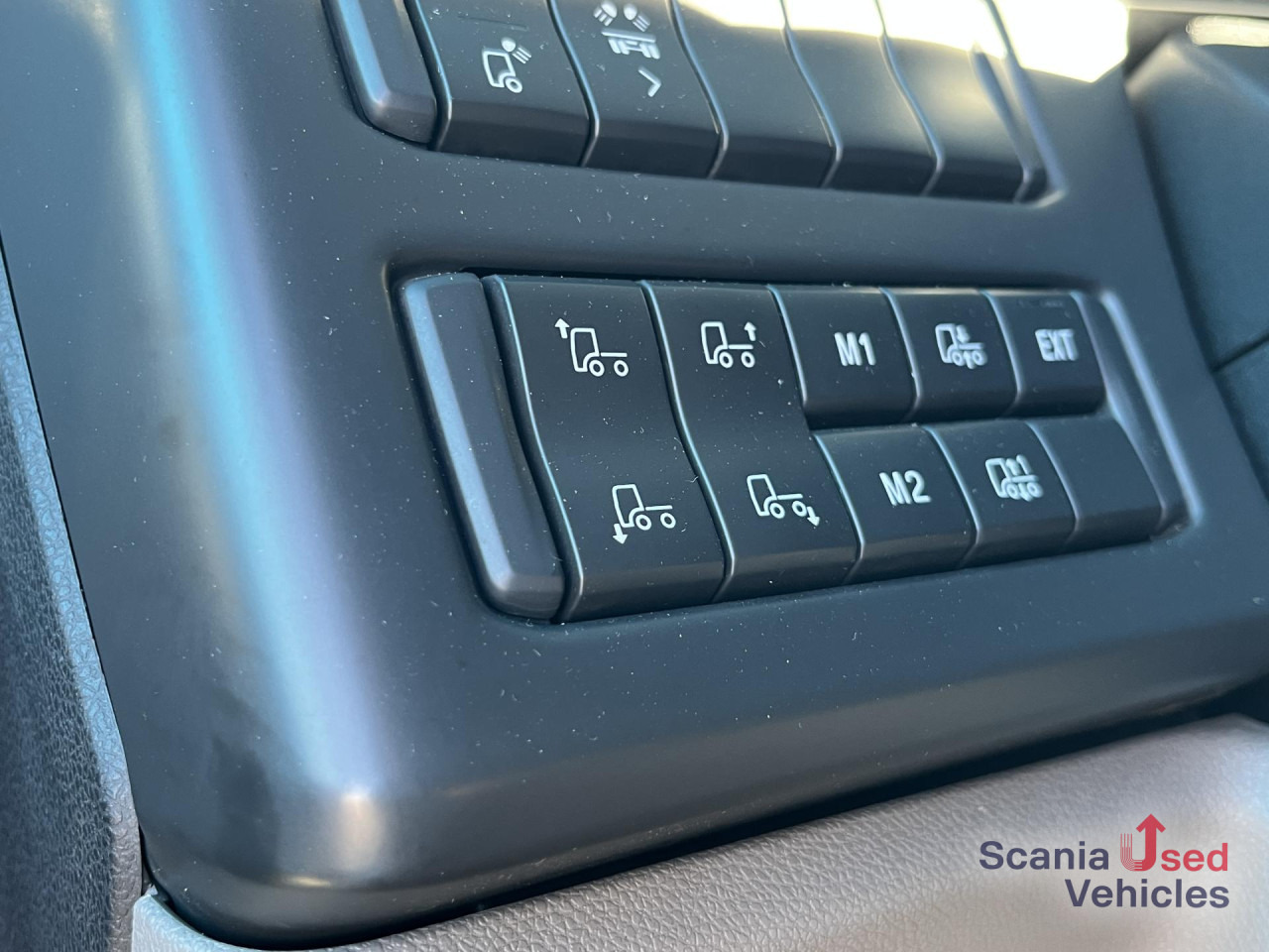 SCANIA R 450 A4x2NB RETARDER DIFF-L FULL AIR 8T P-AIRCO - Cabeza tractora: foto 4 SCANIA R 450 A4x2NB RETARDER DIFF-L FULL AIR 8T P-AIRCO - Cabeza tractora: foto 4