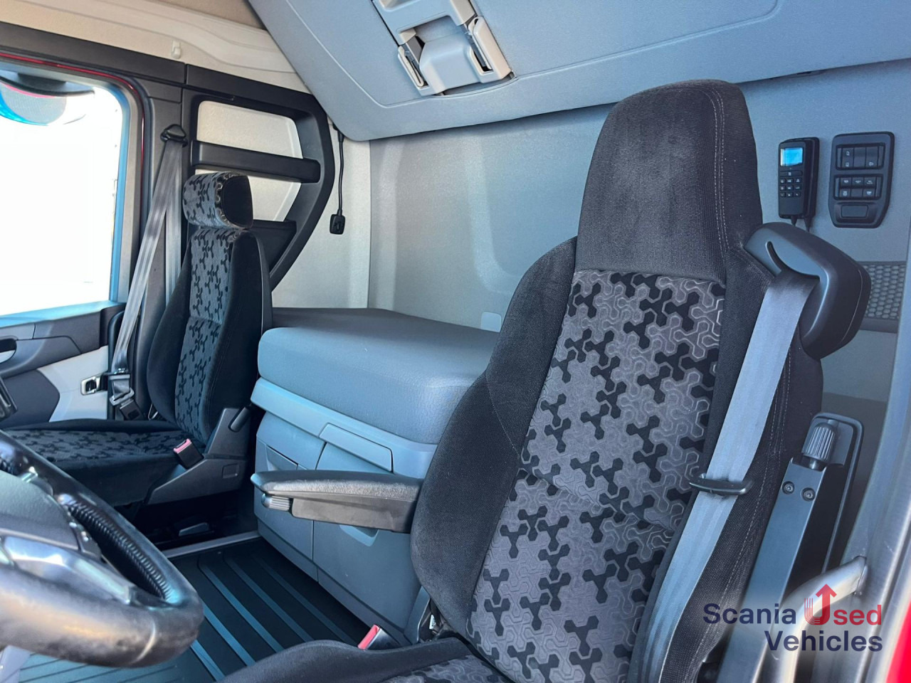 SCANIA R 450 A6x2/4NA RETARDER HYDRO LED NAVI - Cabeza tractora: foto 3 SCANIA R 450 A6x2/4NA RETARDER HYDRO LED NAVI - Cabeza tractora: foto 3